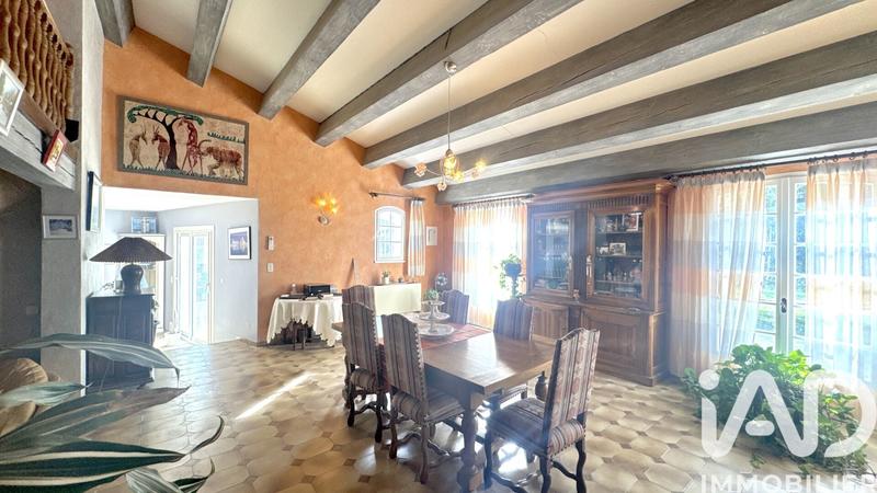 Maison - 199 m² - 8 pièces