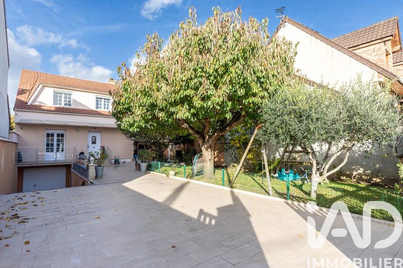 Maison - 122 m² - 5 pièces