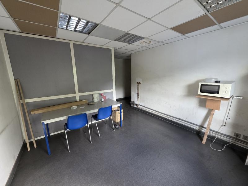 Entrepôt - 2 860 m²