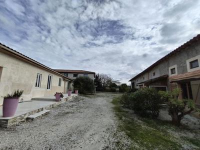 Ferme - 370 m² - 15 pièces