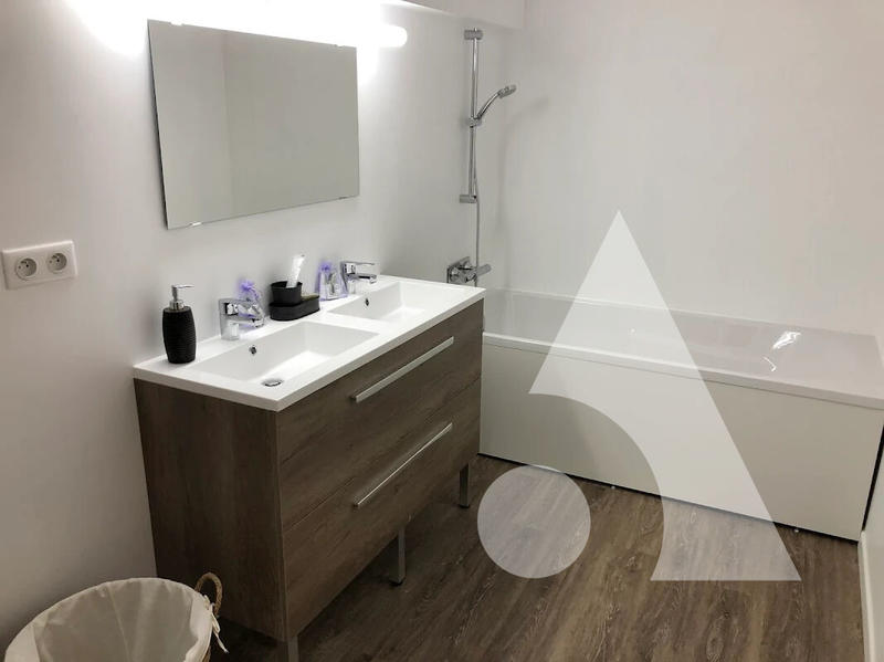 Demeure - 448 m² - 12 pièces