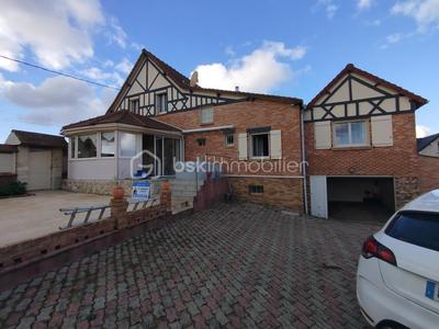 Maison traditionnelle - 127 m² - 6 pièces