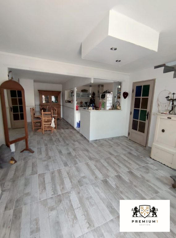 Maison - 200 m² - 6 pièces