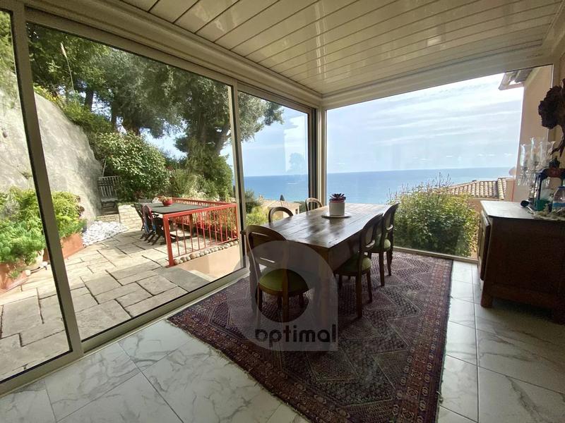 Maison jumelée - 94 m² - 5 pièces