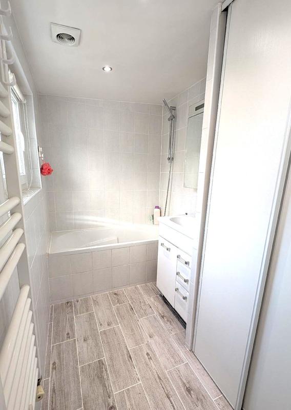 Maison - 99 m² - 5 pièces