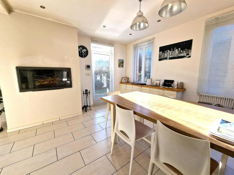 Maison ancienne - 297 m² - 8 pièces