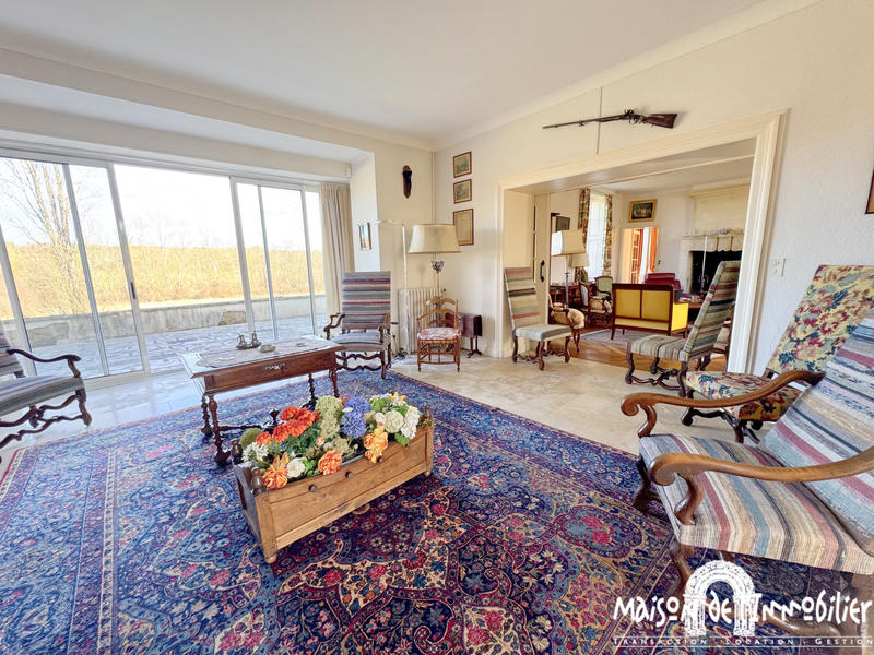 Maison - 527 m² - 12 pièces