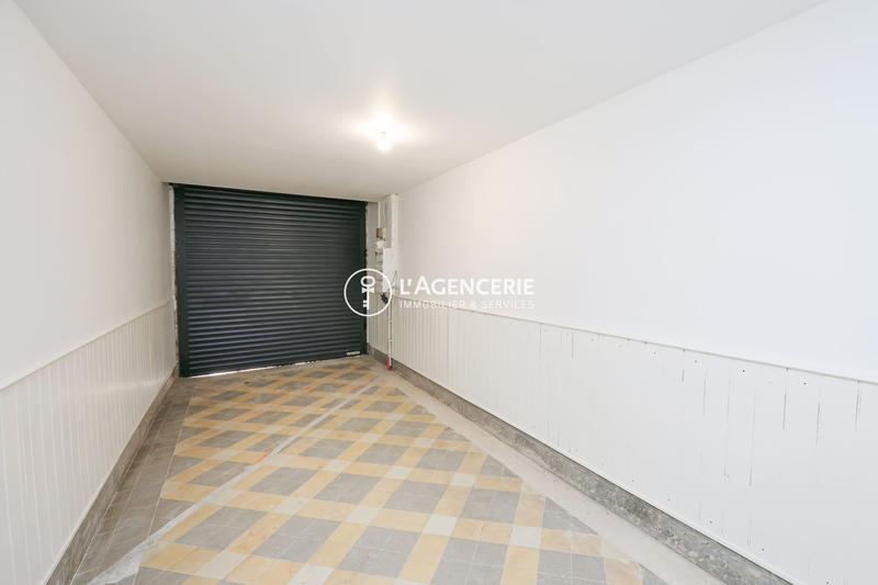 Maison - 210 m² - 7 pièces