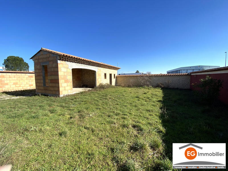 Terrain commercial - 6 300 m²