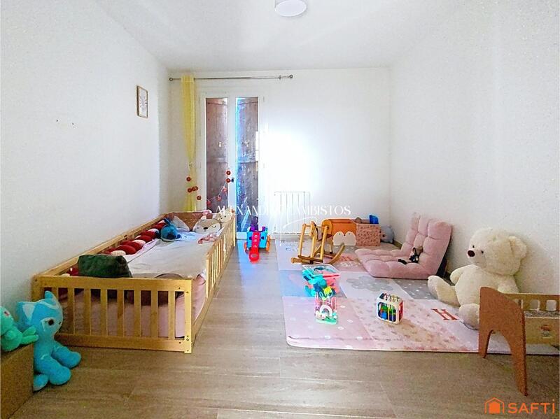 Appartement - 94 m² - 4 pièces