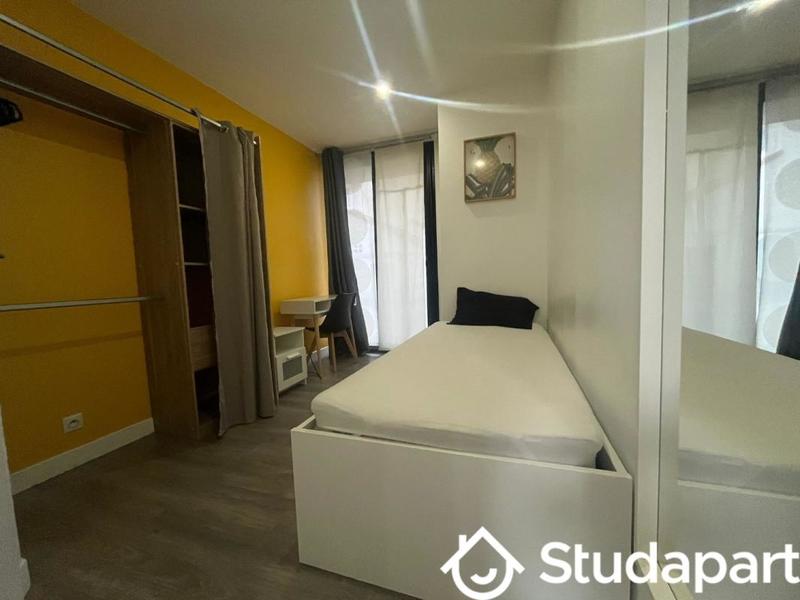 Chambre - 11 m² - 1 pièce