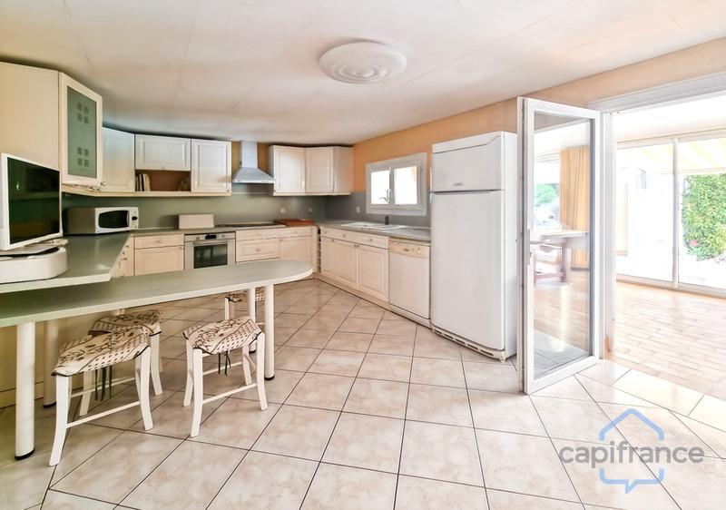 Maison - 222 m² - 8 pièces