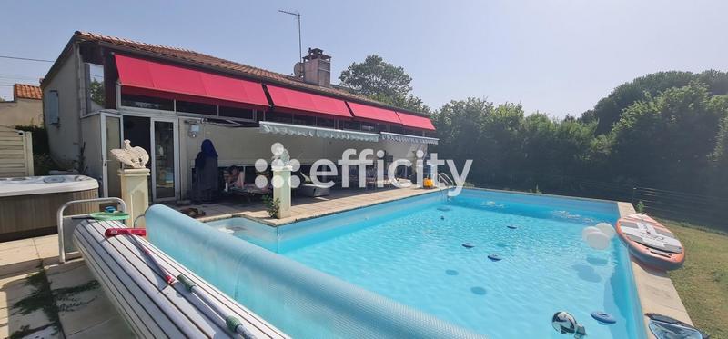 Maison - 270 m² - 10 pièces