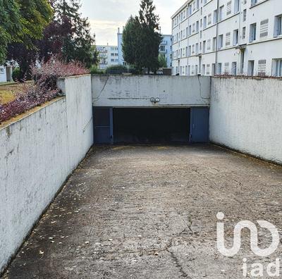 Parking - 16 m²
