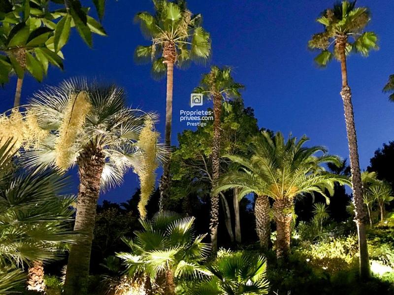 Maison - 372 m² - 10 pièces