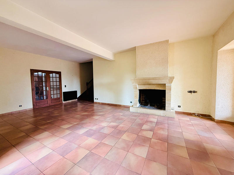 Maison - 228 m² - 9 pièces