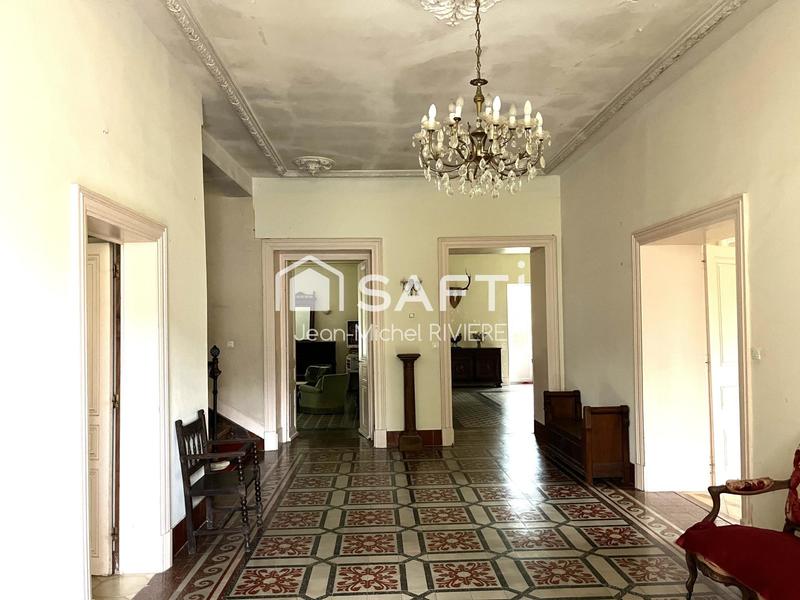 Maison de maîtres - 900 m² - 15 pièces