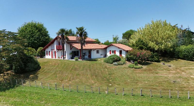 Maison contemporaine - 188 m² - 6 pièces