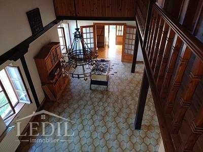 Maison - 200 m² - 5 pièces