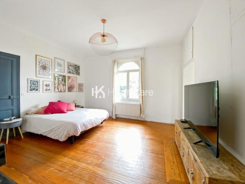 Maison - 240 m² - 7 pièces