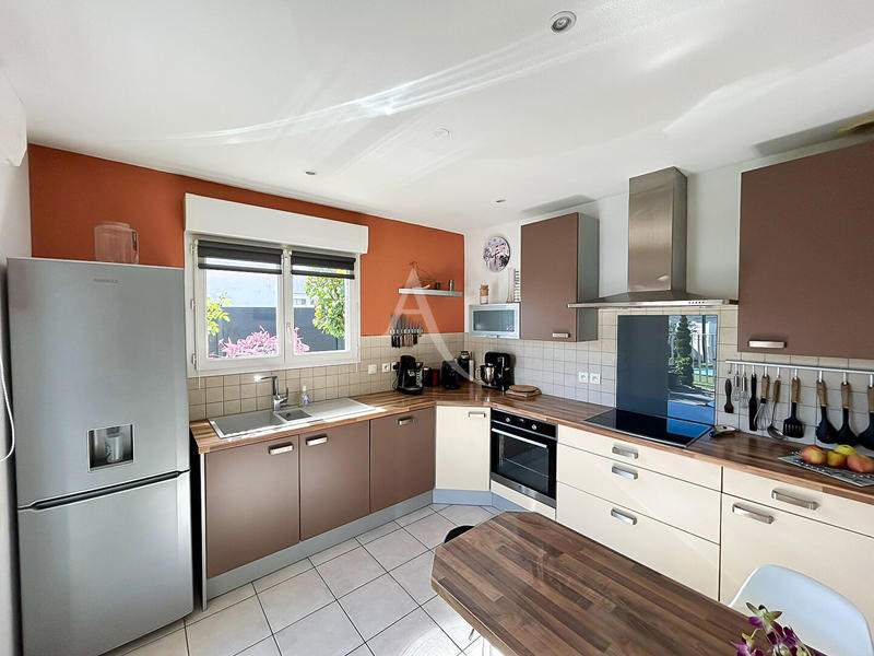 Maison - 90 m² - 4 pièces