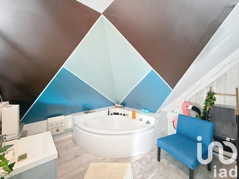 Maison - 225 m² - 8 pièces