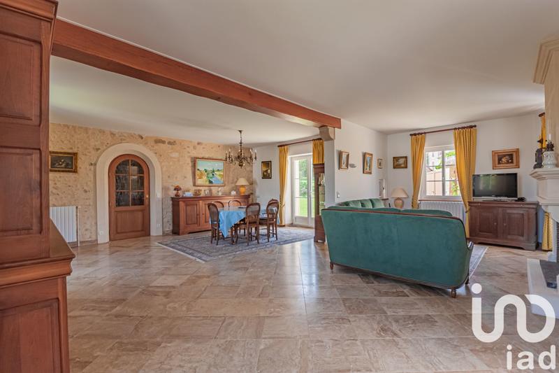 Maison - 230 m² - 7 pièces