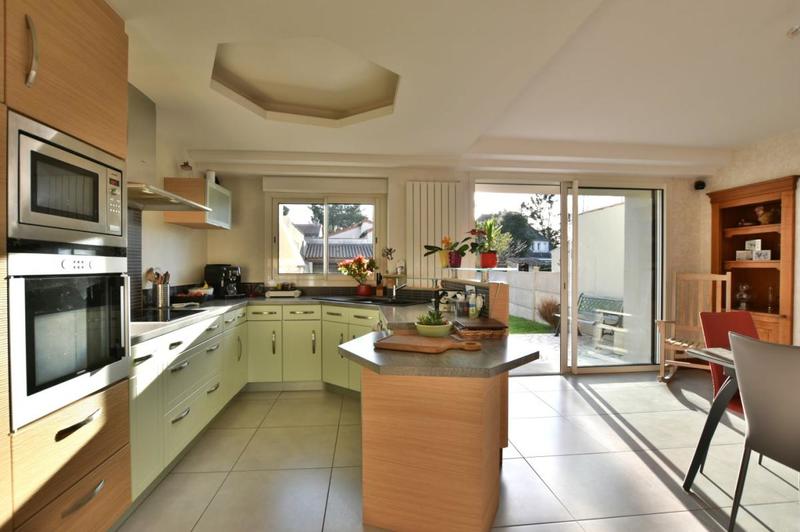 Maison - 140 m² - 8 pièces