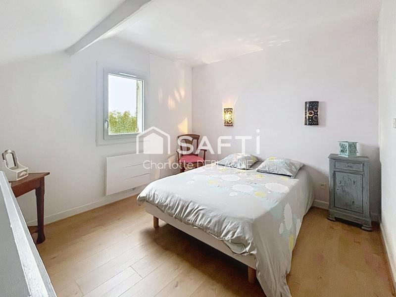 Maison - 230 m² - 8 pièces