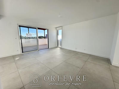 Appartement - 90 m² - 3 pièces