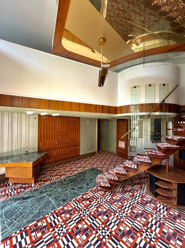 Maison traditionnelle - 232 m² - 7 pièces