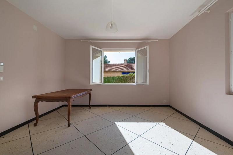 Studio - 100 m² - 4 pièces