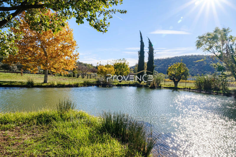 Villa - 250 m² - 8 pièces