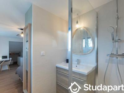 Appartement - 240 m² - 1 pièce