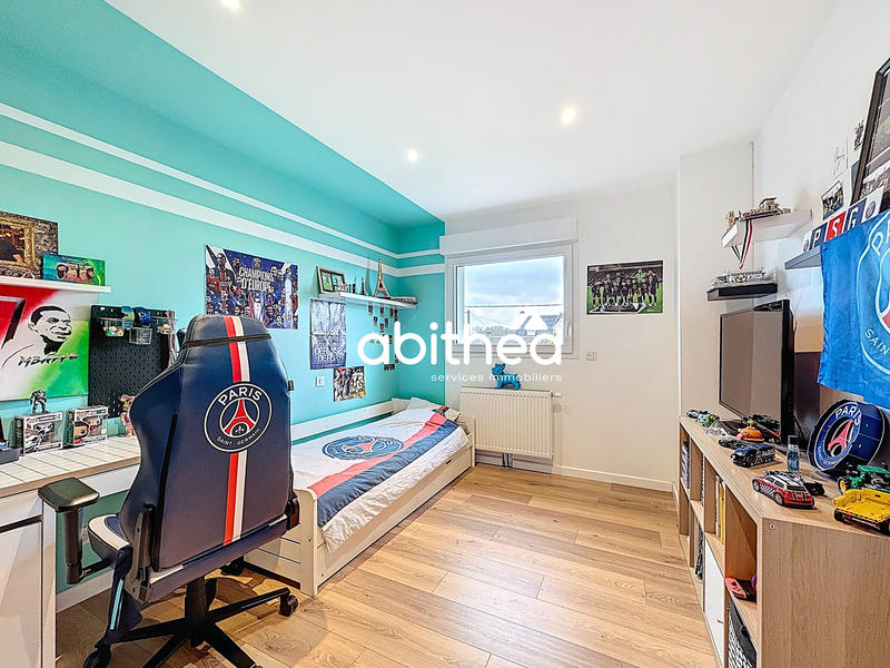 Maison - 181 m² - 8 pièces