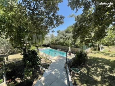 Maison provençale - 264 m² - 11 pièces