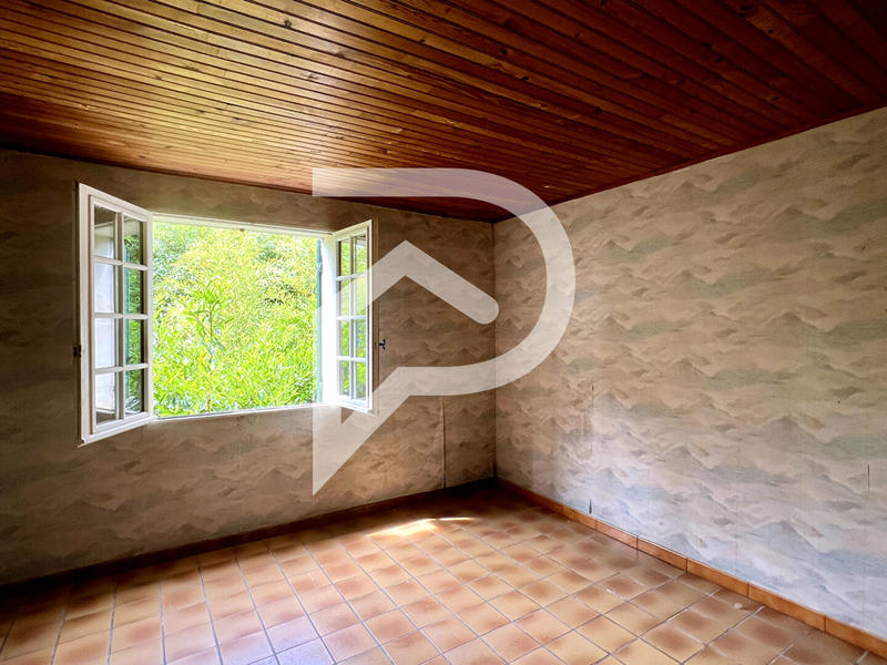 Maison - 221 m² - 8 pièces