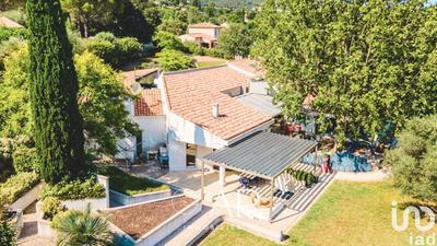 Maison - 223 m² - 5 pièces