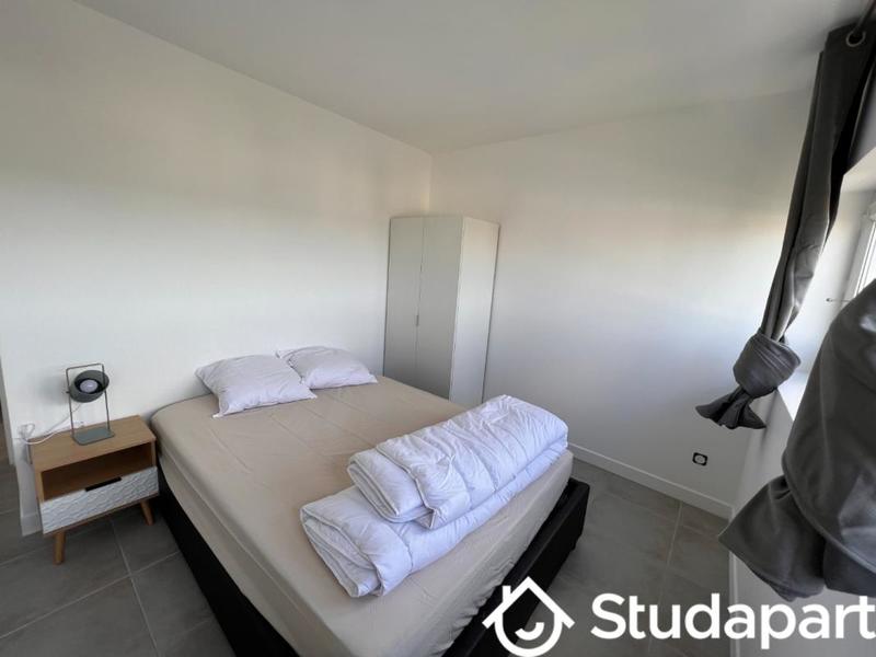 Chambre - 11 m² - 1 pièce