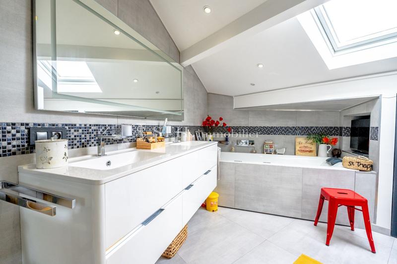 Appartement - 122 m² - 5 pièces