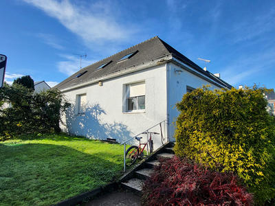 Maison - 189 m² - 9 pièces