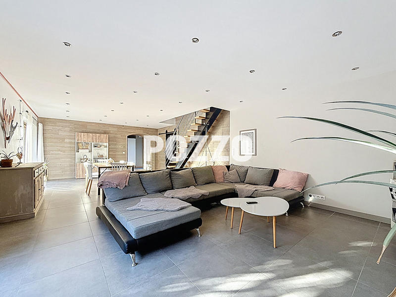 Maison - 168 m² - 7 pièces