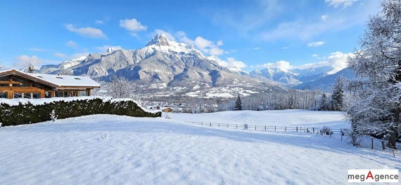 Terrain constructible - 1 010 m²