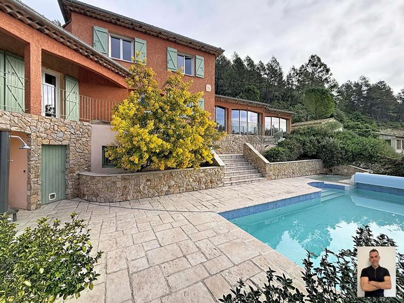 Maison - 200 m² - 6 pièces