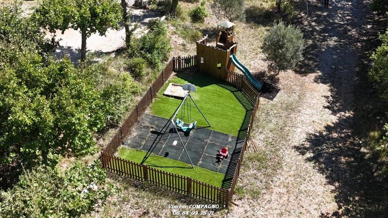 Maison - 210 m² - 10 pièces