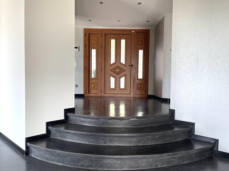 Maison - 204 m² - 5 pièces