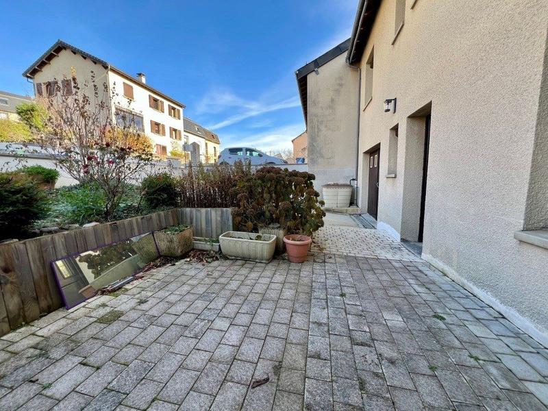 Maison - 110 m² - 8 pièces