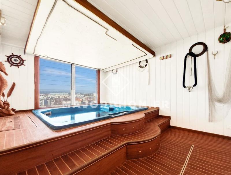 Appartement - 152 m² - 6 pièces