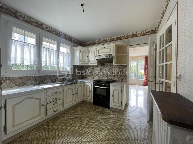 Maison traditionnelle - 169 m² - 7 pièces