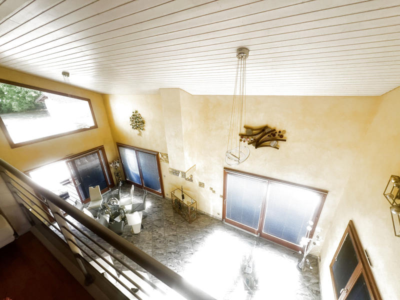 Maison - 202 m² - 9 pièces